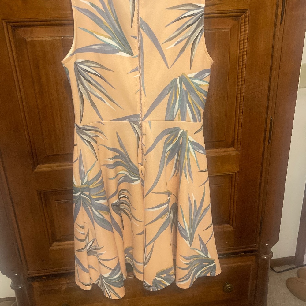 Dress - Picture 2 of 3